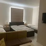 Las Palmas Guest house Sturovo